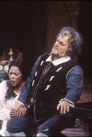 Pavarotti and Louis in Rigoletto at the Metropolitan Opera